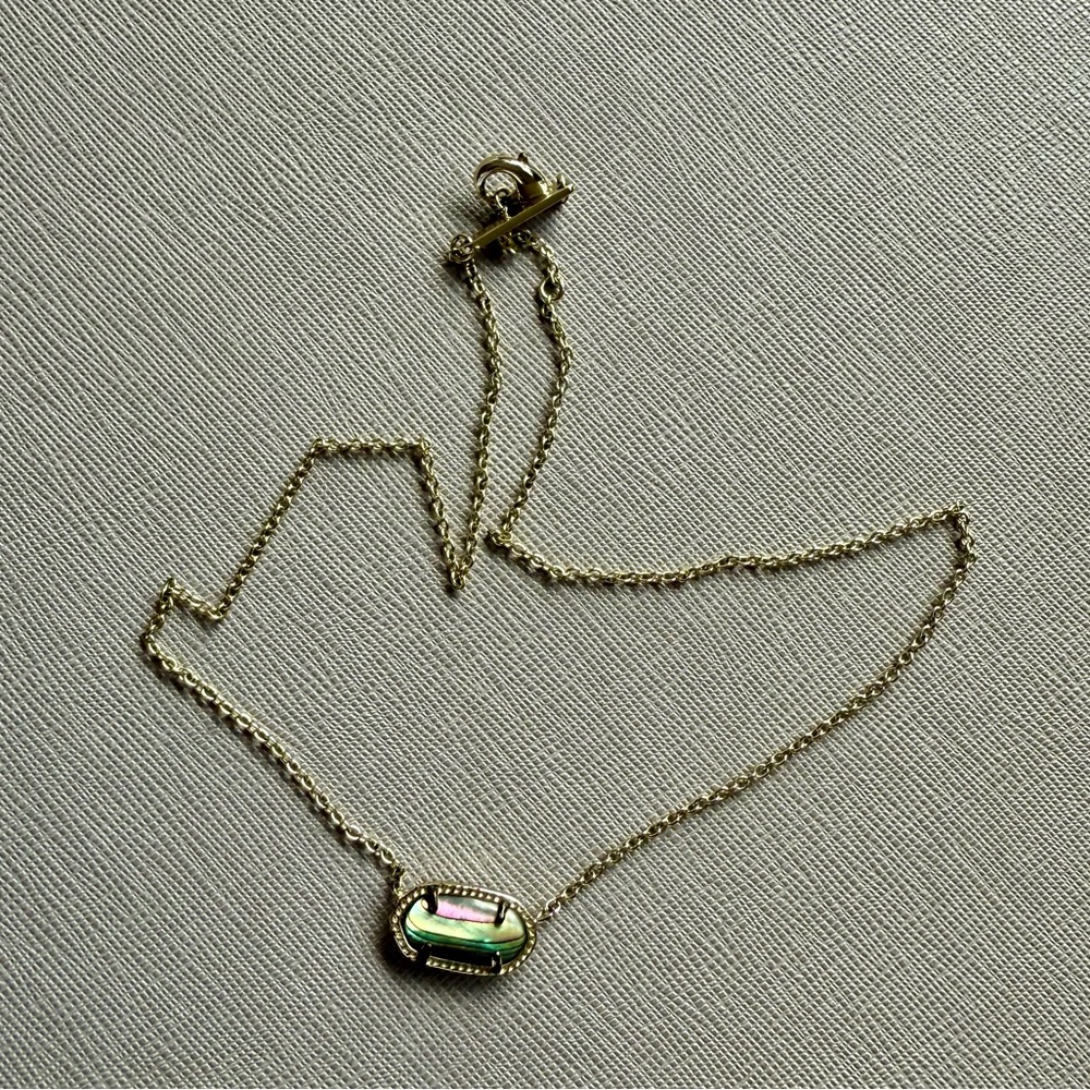 Kendra Scott Elisa Gold Pendant Necklace in Abalone Shell